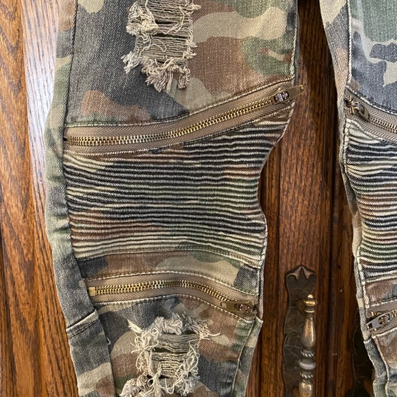 EUC! Soho Babe Camouflage Jeggings, Size 0 - Picture 4 of 4